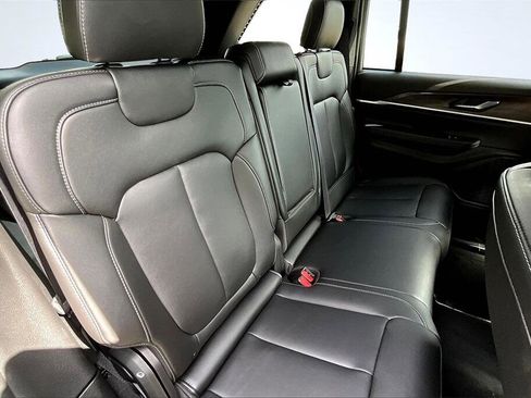 New 2025 Jeep Grand Cherokee Limited w/ Trailer Tow Package image 9