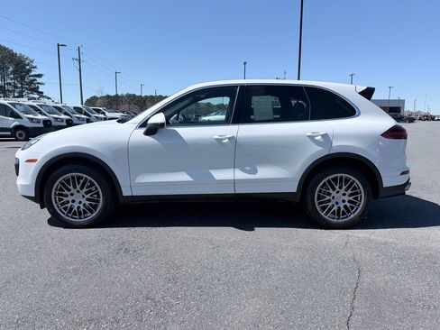 Used 2015 Porsche Cayenne S image 5