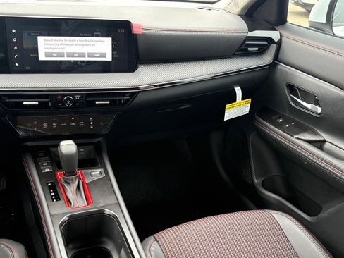 New 2025 Nissan Kicks SR image 13