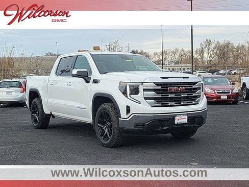 Used 2025 GMC Sierra 1500 SLE w/ X31 Off-Road Package AWD/4WD image 1