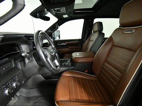 Used 2024 GMC Sierra 3500 Denali Ultimate image 5