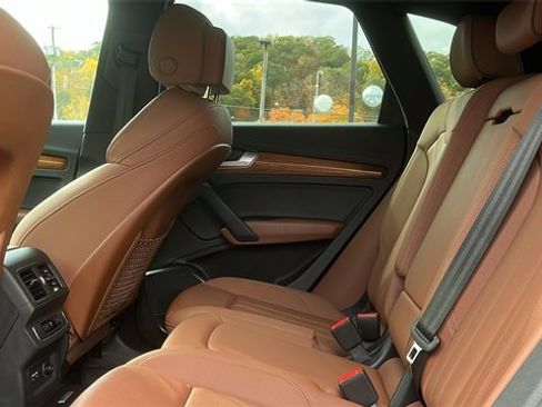 Used 2022 Audi Q5 e Premium image 20