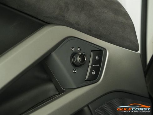 Used 2016 Lamborghini Aventador LP 700-4 image 30