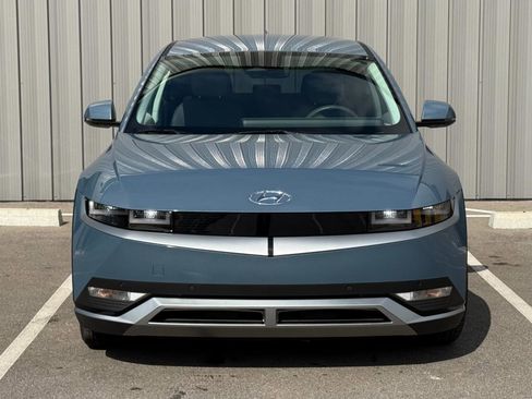 Used 2024 Hyundai Ioniq 5 SEL RWD image 2