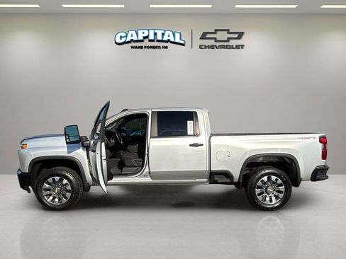 Used 2023 Chevrolet Silverado 2500 Custom w/ Custom Value Package image 13