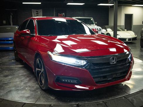 Used 2018 Honda Accord Sport image 5