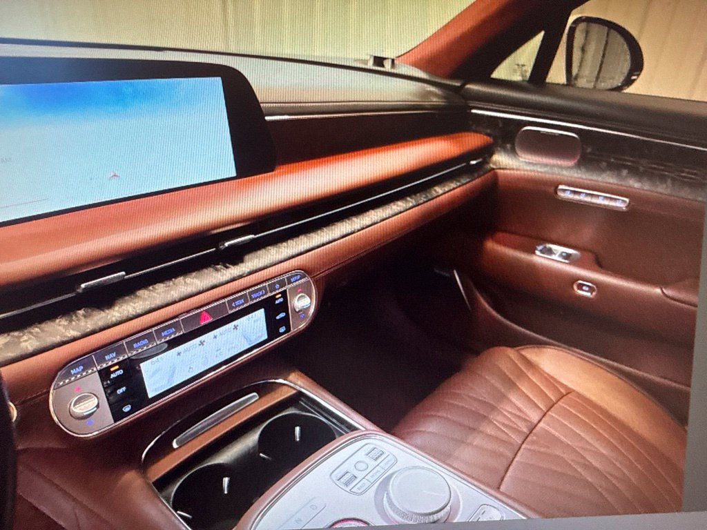Used 2023 Genesis G90 3.5T AWD/4WD image 10