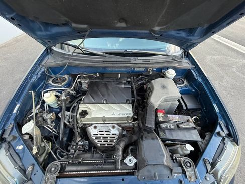 Used 2004 Mitsubishi Outlander XLS AWD/4WD image 16