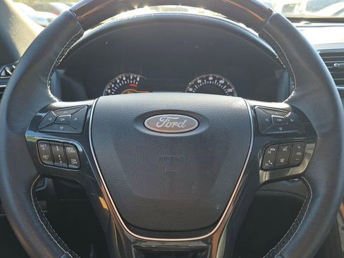 Used 2018 Ford Explorer Platinum AWD/4WD image 28