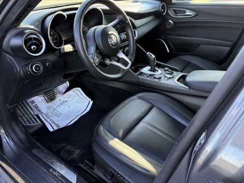 Used 2022 Alfa Romeo Giulia Ti image 14