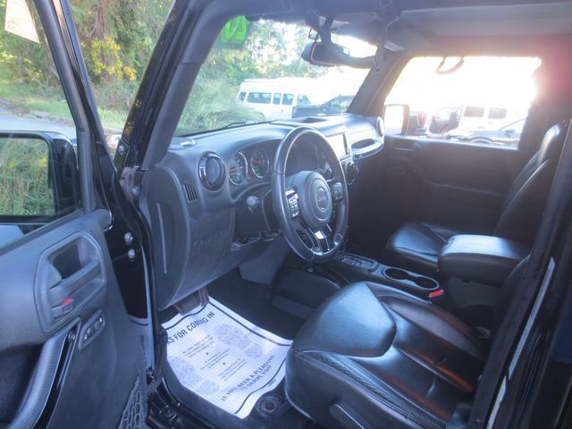 Used 2015 Jeep Wrangler Unlimited Sahara AWD/4WD image 7