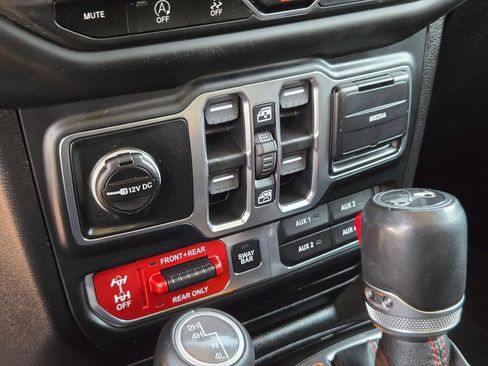 Used 2018 Jeep Wrangler Unlimited Rubicon w/ Dual Top Group image 20