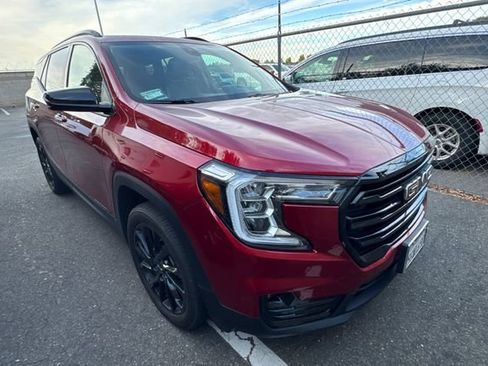 Used 2023 GMC Terrain SLT w/ Elevation Edition AWD/4WD image 2