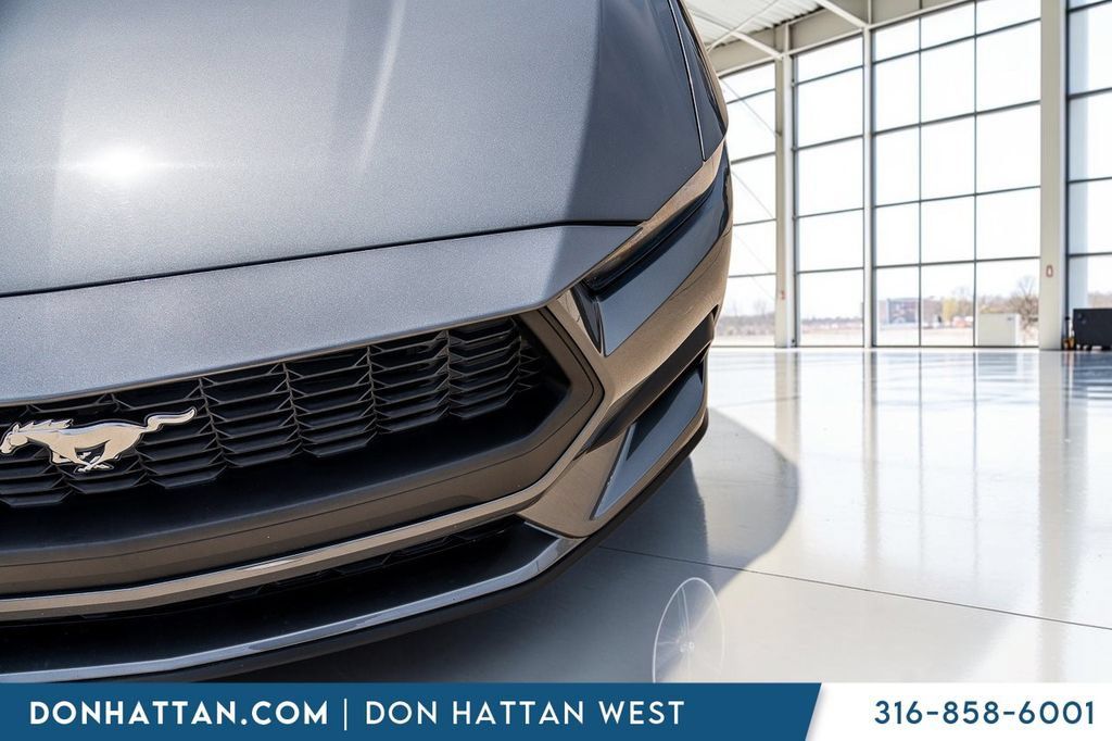 Used 2025 Ford Mustang Premium RWD image 26
