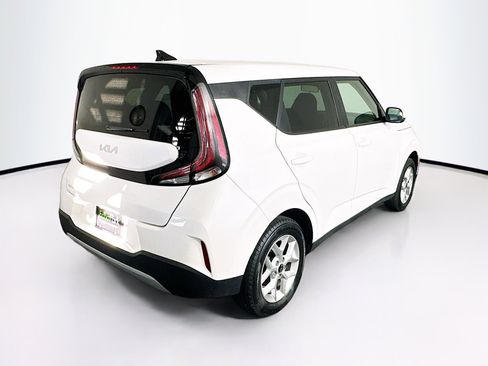 Used 2025 Kia Soul LX w/ LX Technology Package image 9
