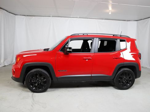 Used 2022 Jeep Renegade Altitude w/ Convenience Group AWD/4WD image 19