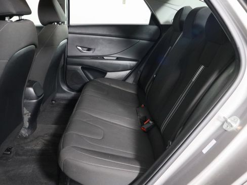 Used 2022 Hyundai Elantra Blue FWD image 16
