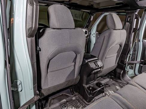 Used 2024 Jeep Wrangler Willys AWD/4WD image 32