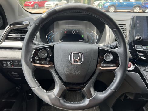 Used 2023 Honda Odyssey Touring image 18