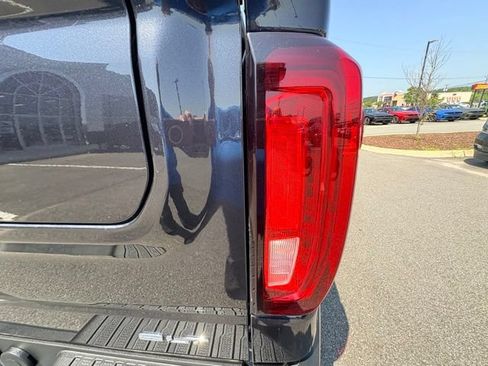 Used 2025 GMC Sierra 1500 SLT AWD/4WD image 17