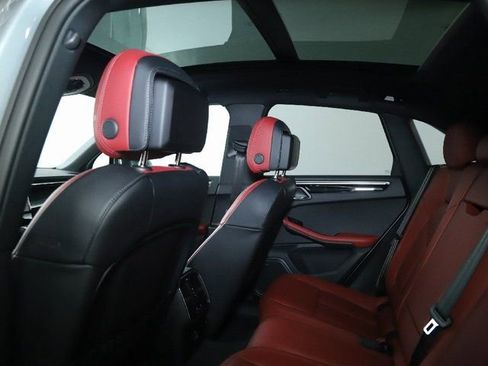 Used 2025 Porsche Macan image 17