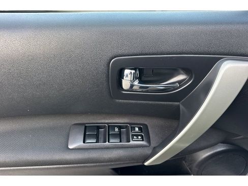 Used 2013 Nissan Rogue S image 13