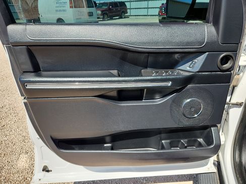 Used 2021 Ford Expedition XLT RWD image 10
