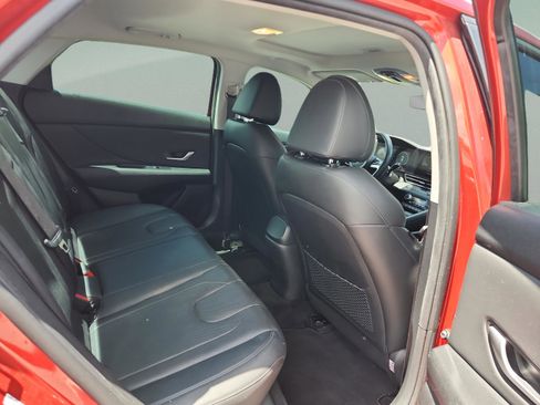 Certified 2021 Hyundai Elantra Limited FWD image 18