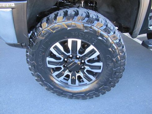 Used 2024 GMC Sierra 2500 SLE w/ SLE Convenience Package image 37