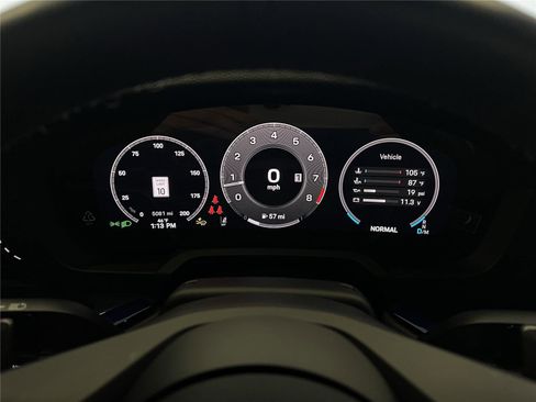 Certified 2025 Porsche 911 Carrera image 20