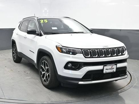 Used 2025 Jeep Compass Limited AWD/4WD image 2