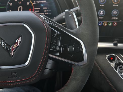 Used 2022 Chevrolet Corvette Stingray Premium Conv w/ Z51 Performance Package RWD image 16