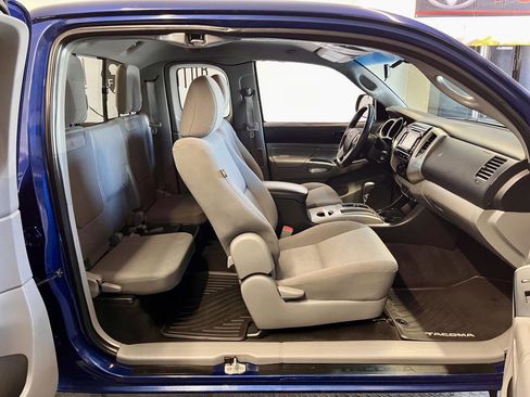 Used 2015 Toyota Tacoma PreRunner w/ SR5 Package image 21