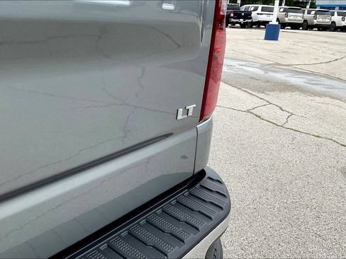 Used 2024 Chevrolet Silverado 1500 LT AWD/4WD image 29