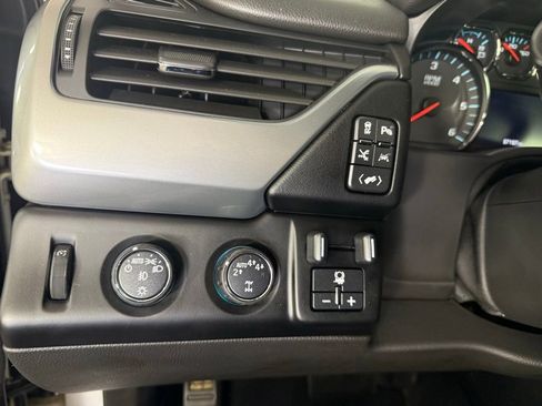 Used 2018 Chevrolet Tahoe Premier AWD/4WD image 26