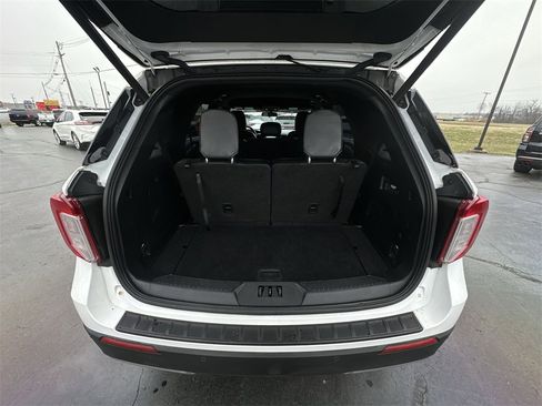 Used 2020 Ford Explorer XLT w/ Equipment Group 202A image 23