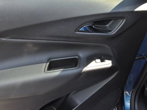 Used 2024 Chevrolet Equinox LT w/ LPO, Floor Liner Package FWD image 19