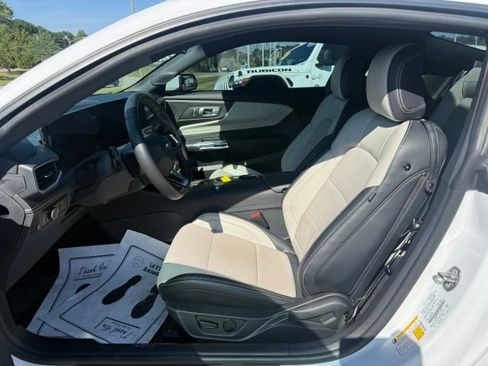 Used 2025 Ford Mustang Premium RWD image 10
