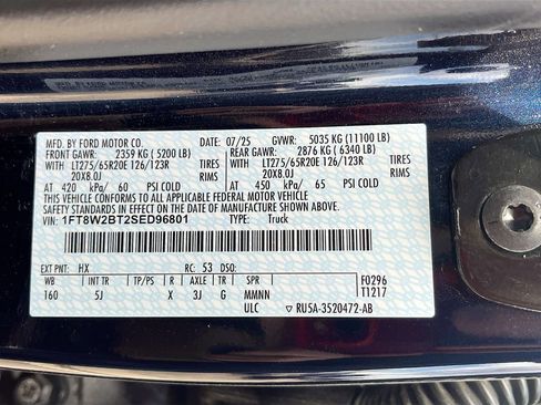 Used 2025 Ford F250 Lariat w/ Chrome Package image 32