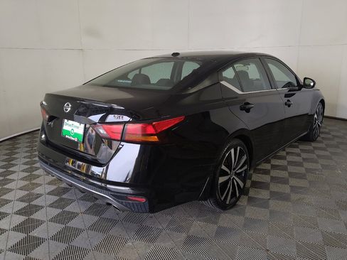 Used 2022 Nissan Altima 2.5 SR FWD image 9