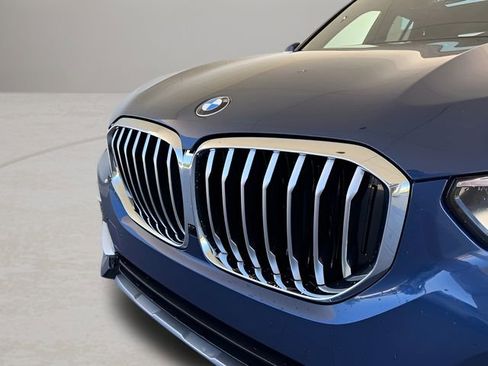 Used 2022 BMW X5 xDrive40i w/ Premium Package AWD/4WD image 2