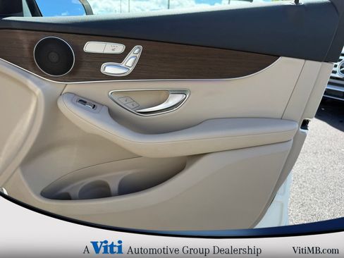 Used 2021 Mercedes-Benz GLC 300 4MATIC image 28