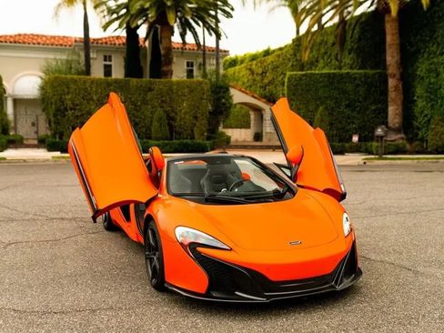Used 2015 McLaren 650S Spider RWD image 19