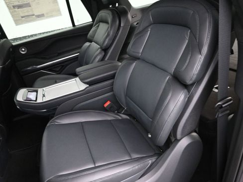 New 2026 Lincoln Navigator L Reserve w/ Jet Appearance Package image 25