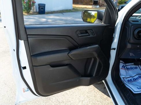 Used 2025 Chevrolet Colorado W/T image 12