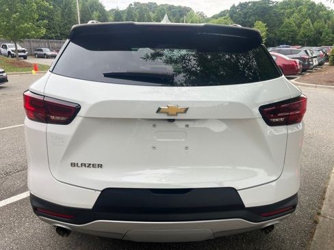 Used 2024 Chevrolet Blazer LT w/ Convenience Package FWD image 11