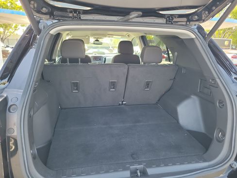 Used 2024 Chevrolet Equinox LT FWD image 6