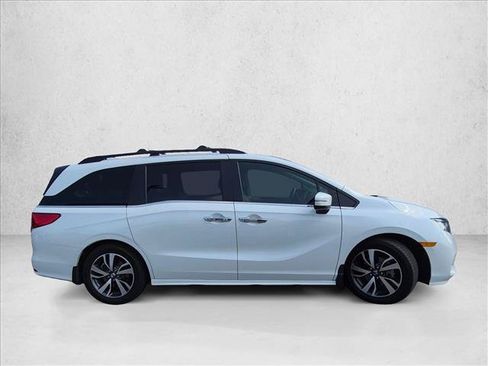 Certified 2023 Honda Odyssey Touring image 4