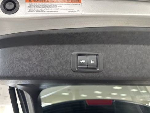 Used 2025 Mitsubishi Outlander SE FWD image 18