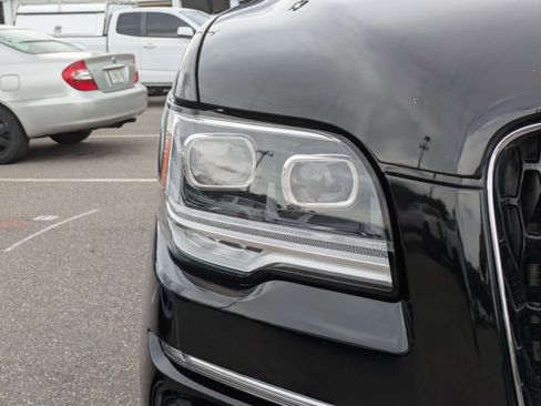 Used 2023 Lincoln Navigator L Reserve AWD/4WD image 9